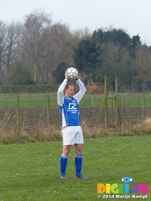 FZ001648 Pepijn voetballen